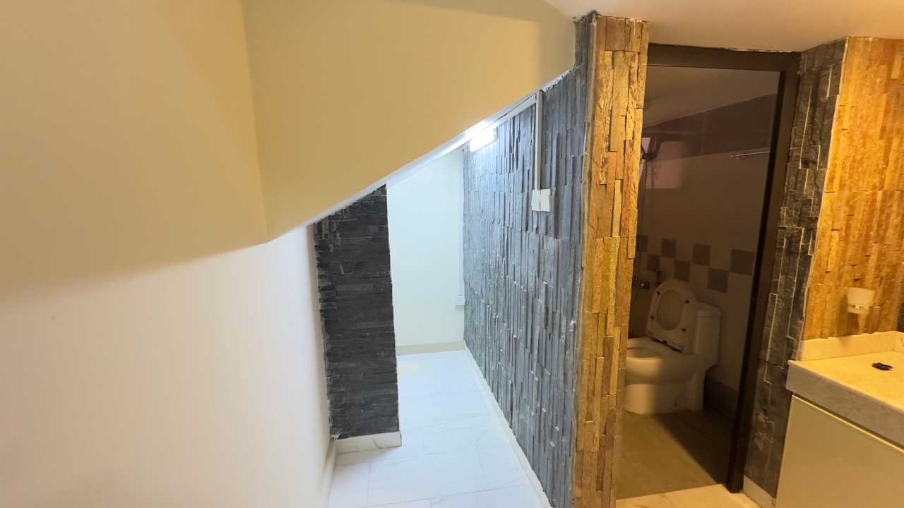 property 471 image 4
