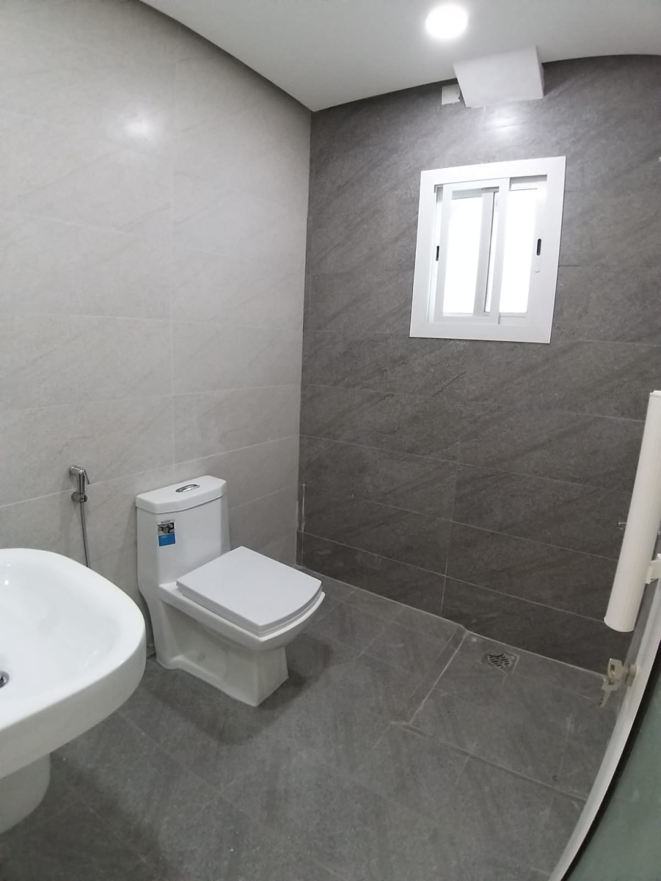 property 476 image 3
