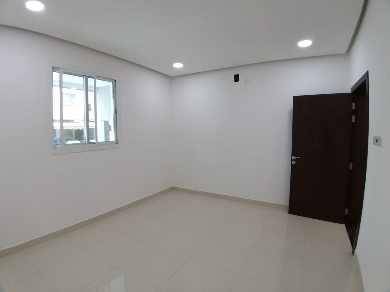 property 476 image 2