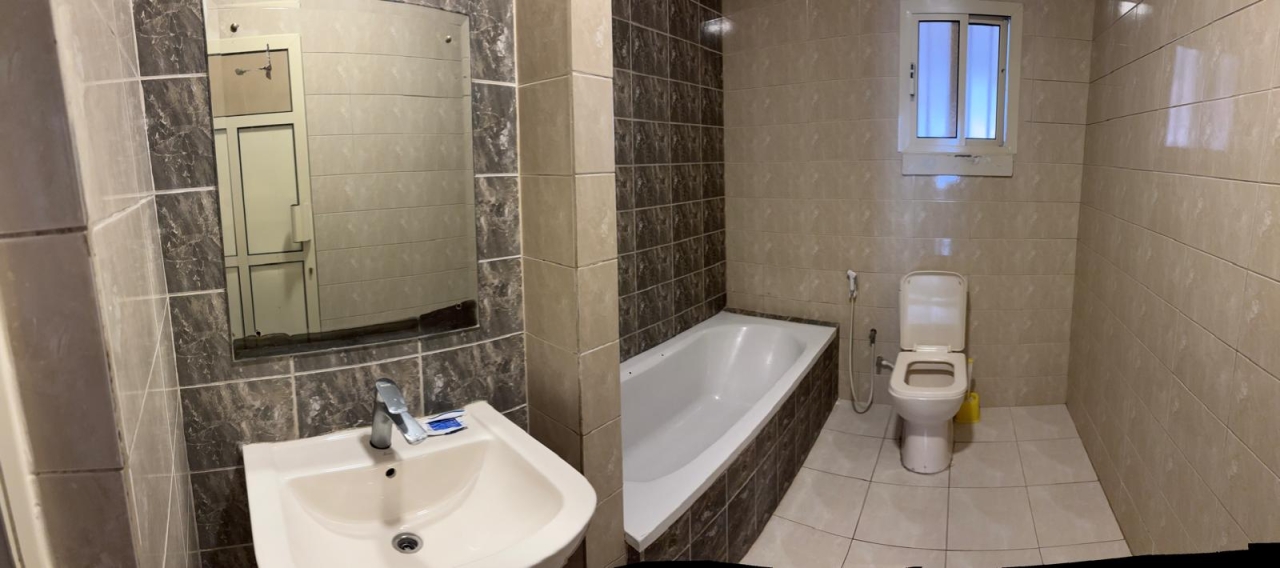 property 483 image 3