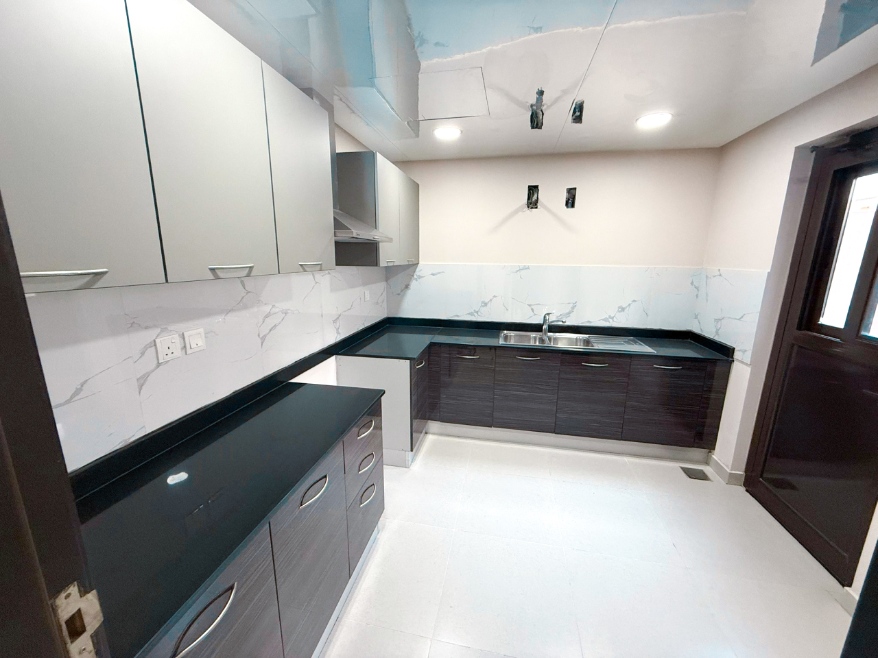 property 485 image 3