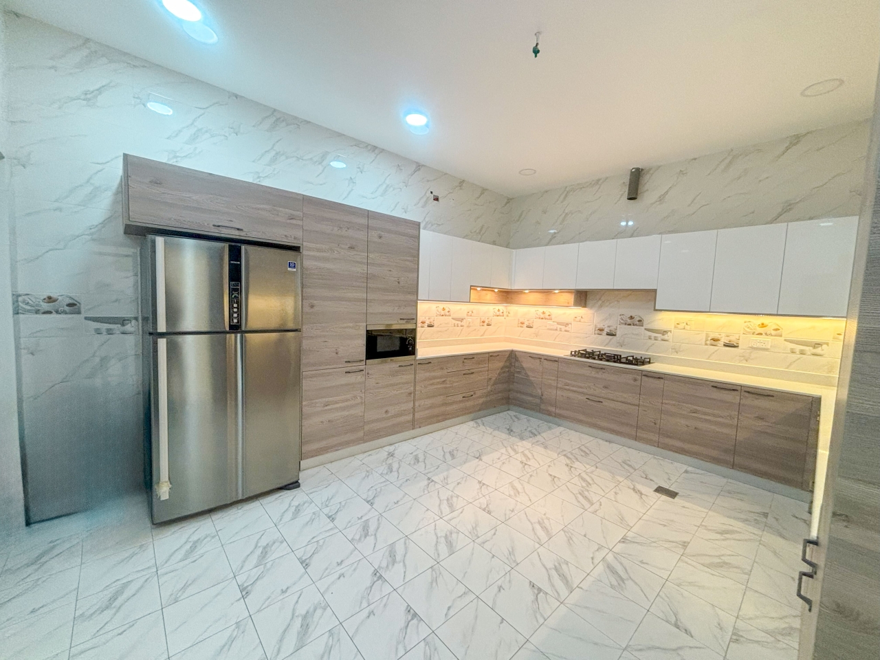 property 509 image 4