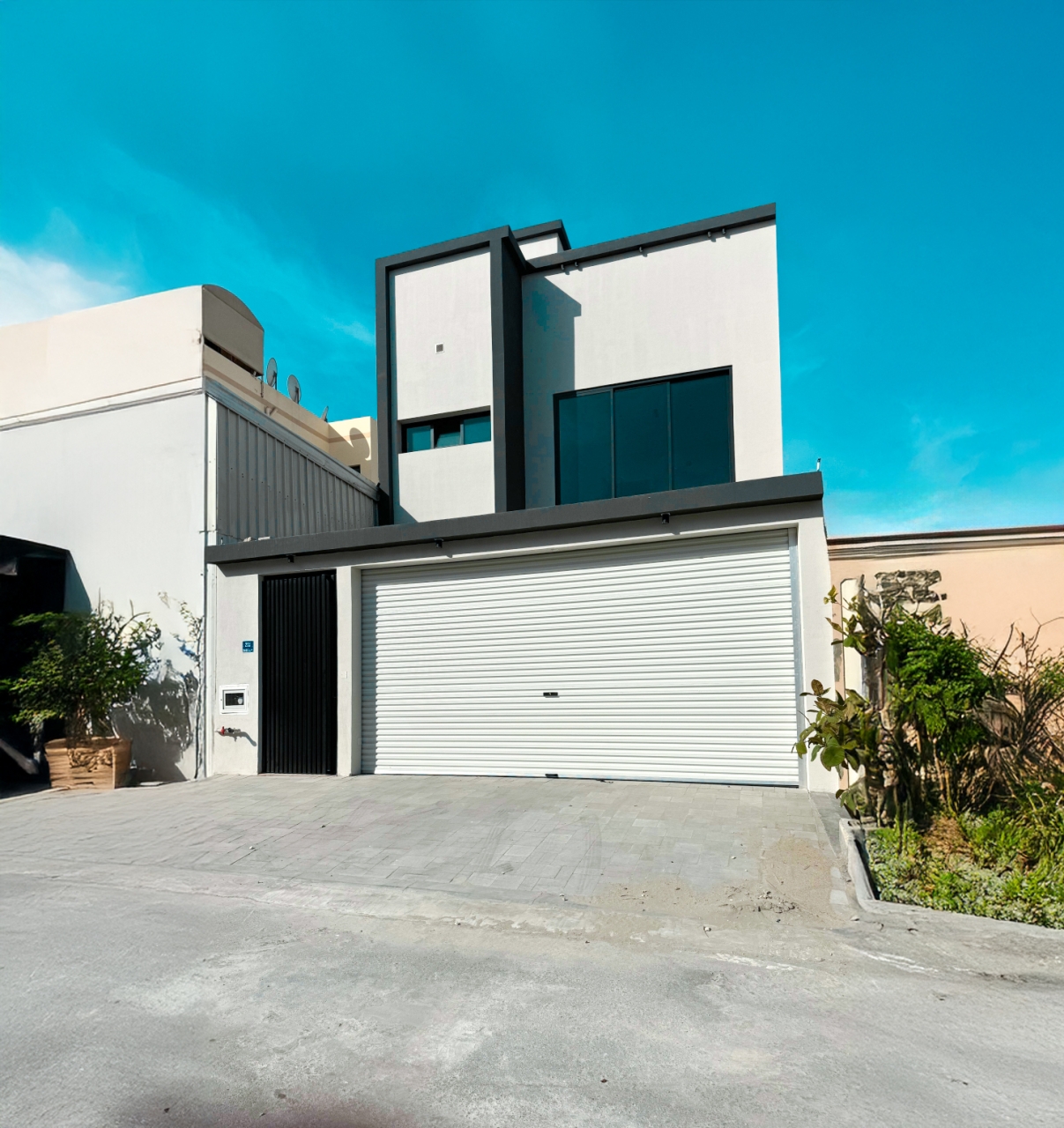 property 563 image 0