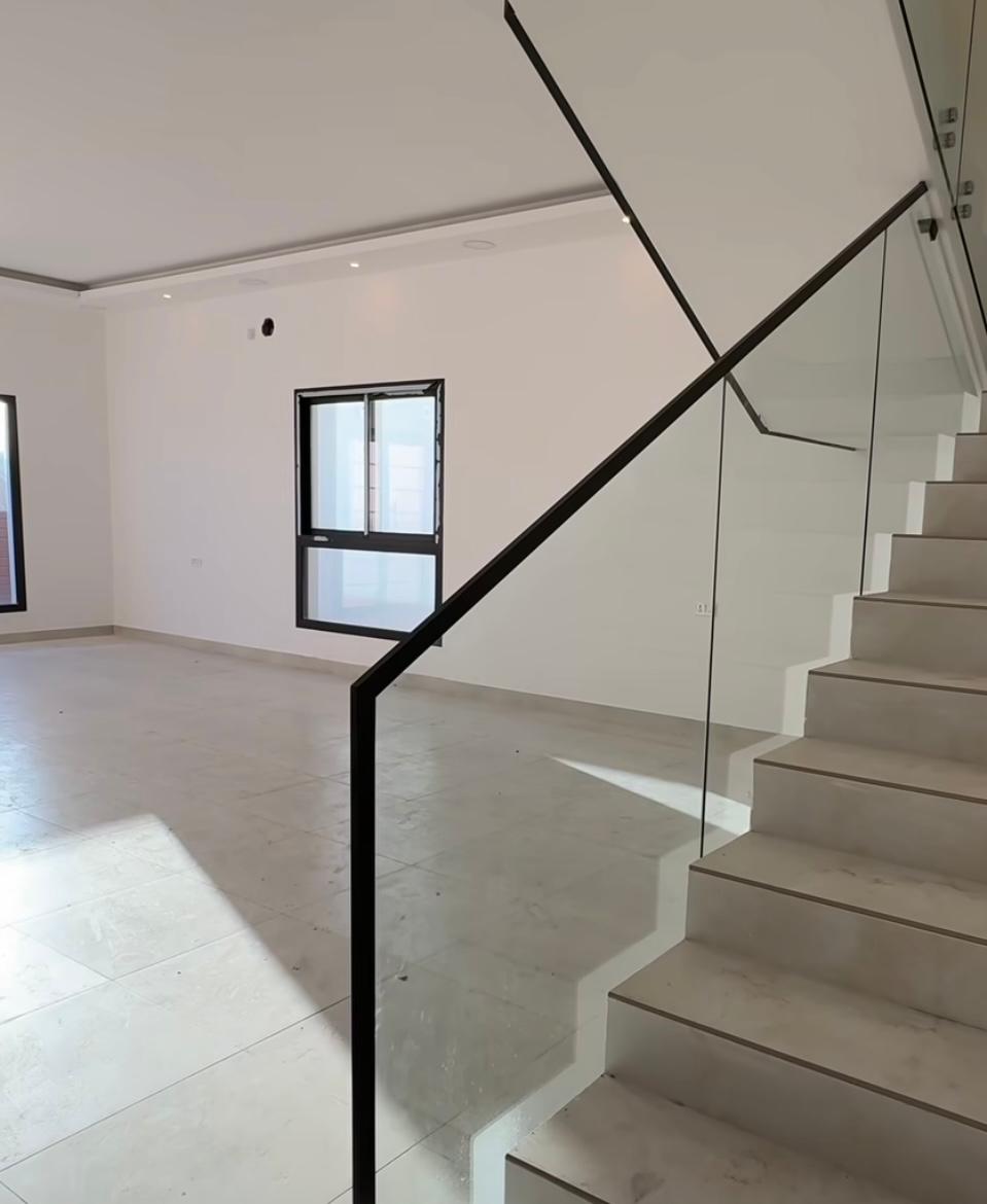 property 598 image 3