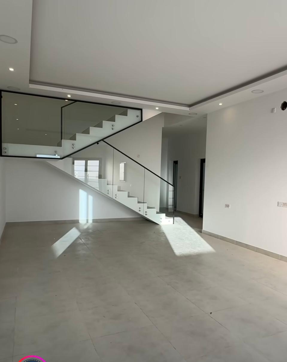 property 598 image 1