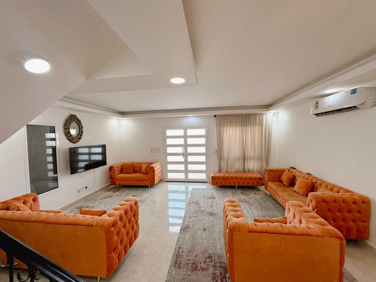 property 687 image 1