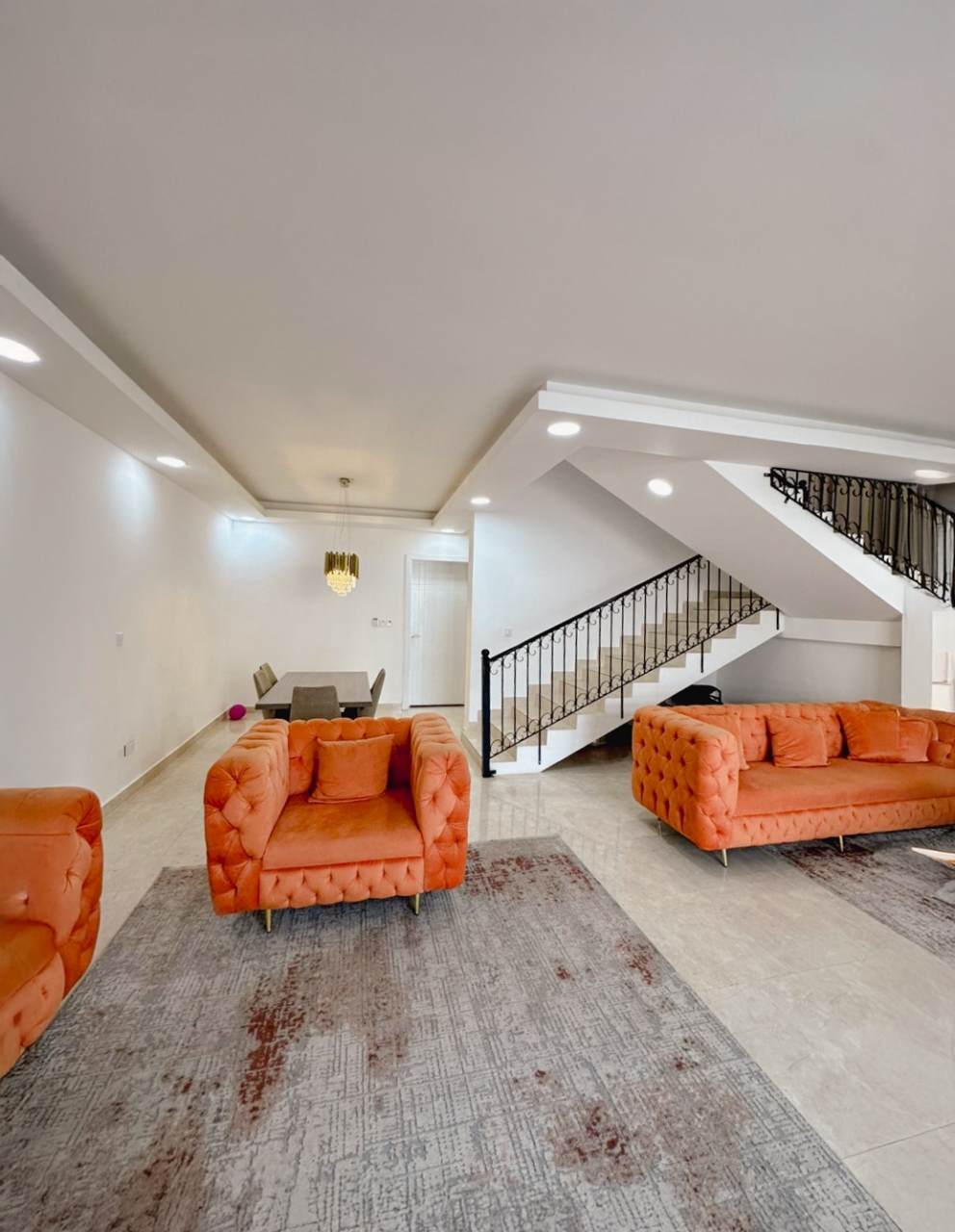 property 687 image 2