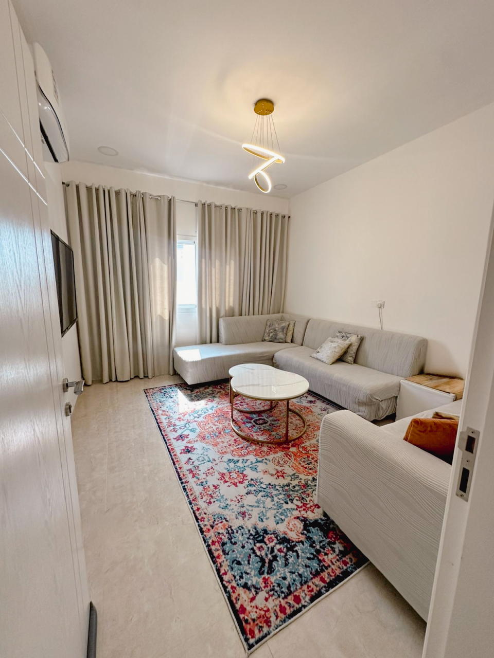 property 687 image 6