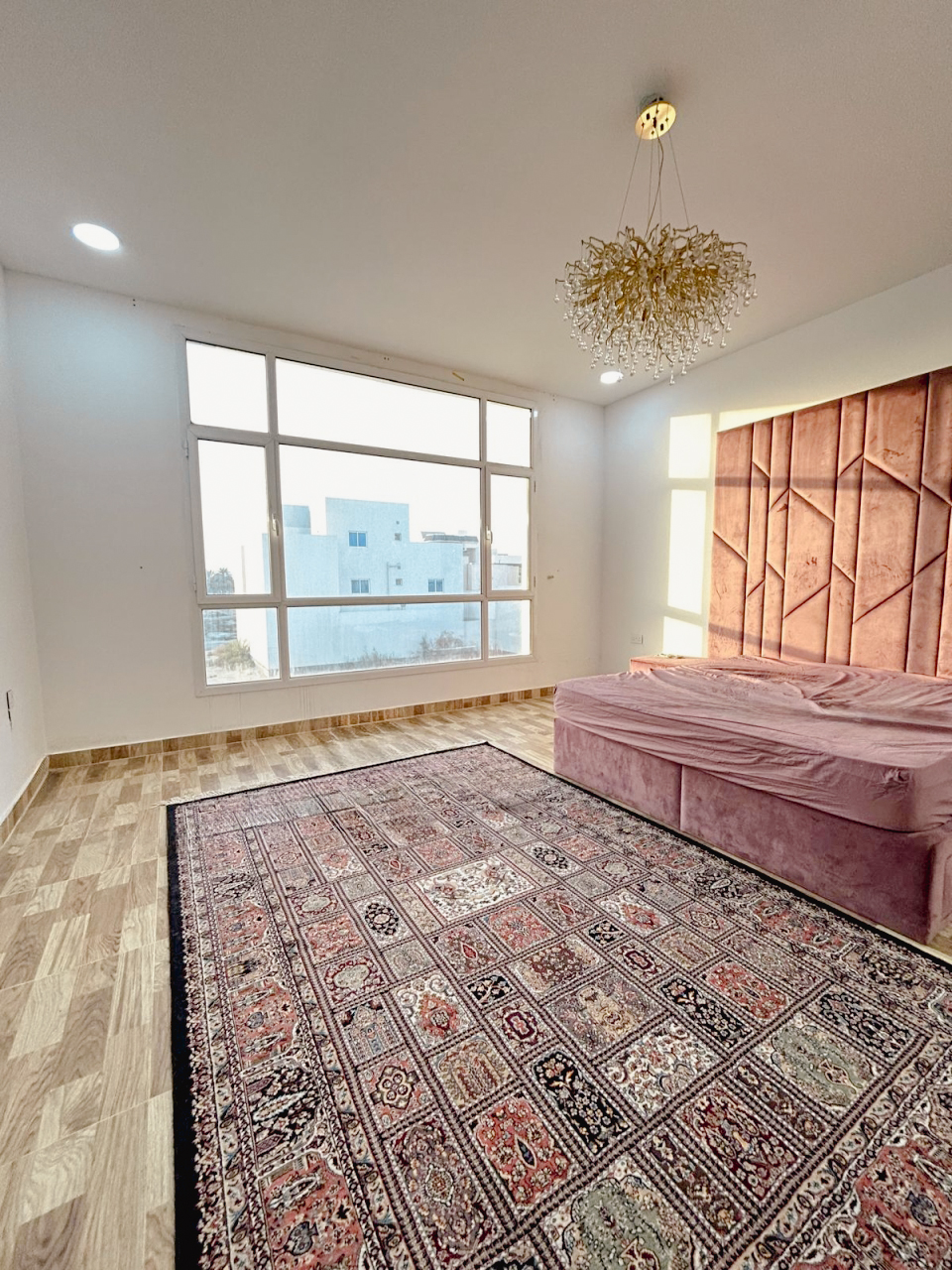 property 687 image 8