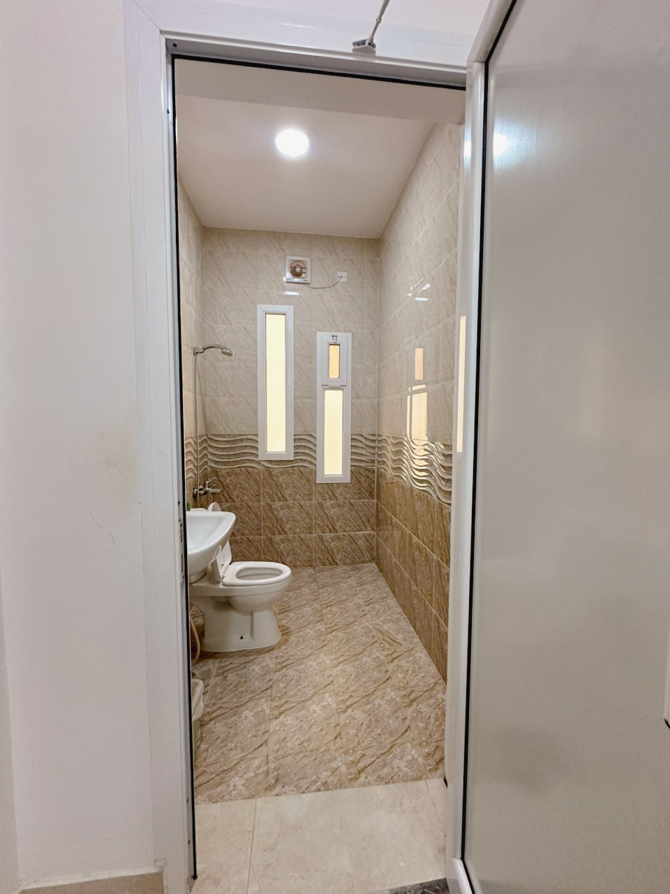 property 687 image 9