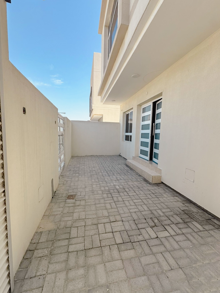 property 687 image 10