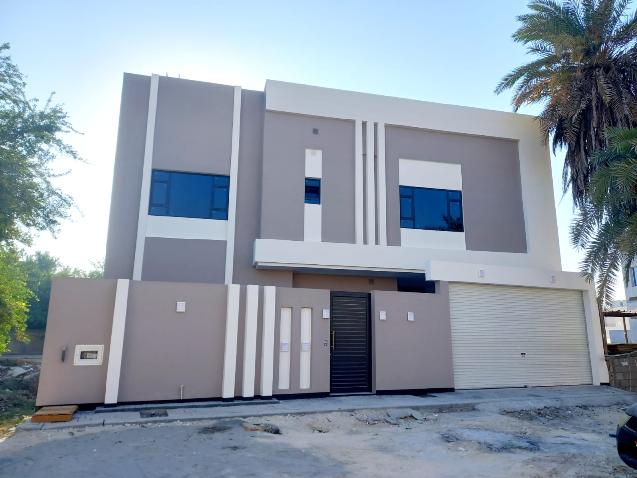 property 703 image 0