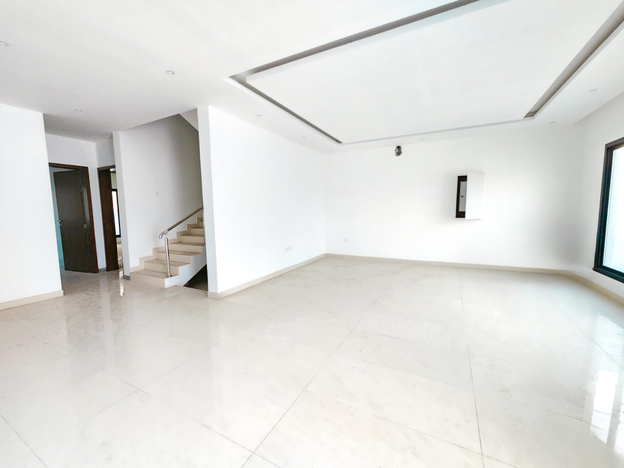property 712 image 2