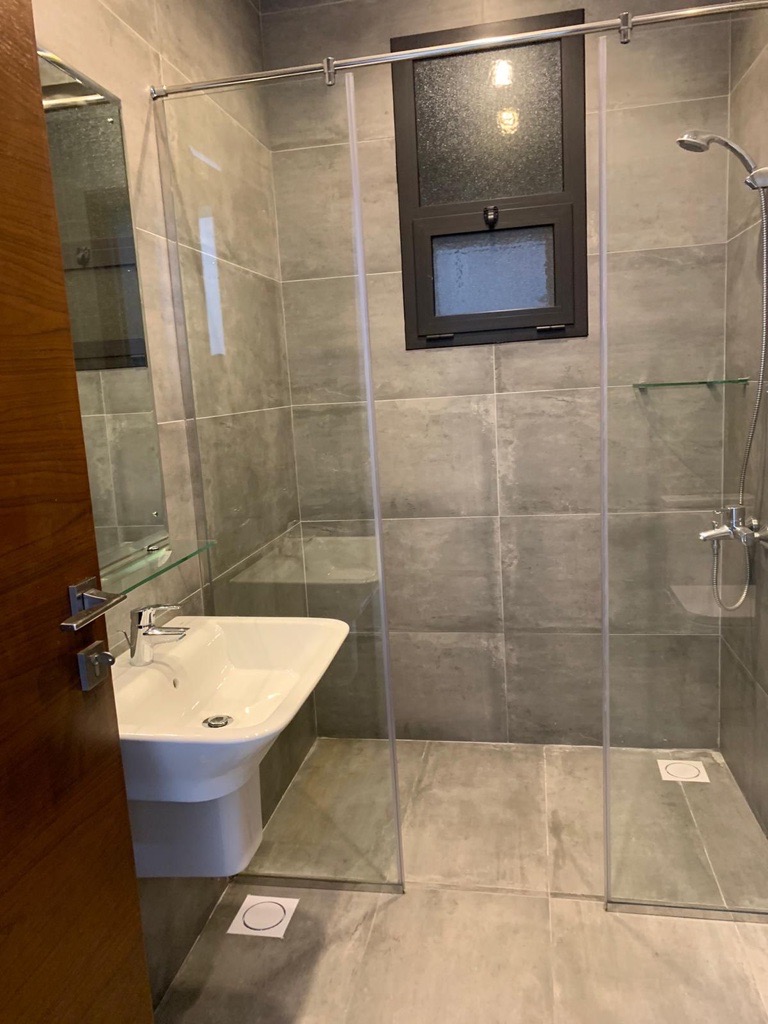 property 742 image 4