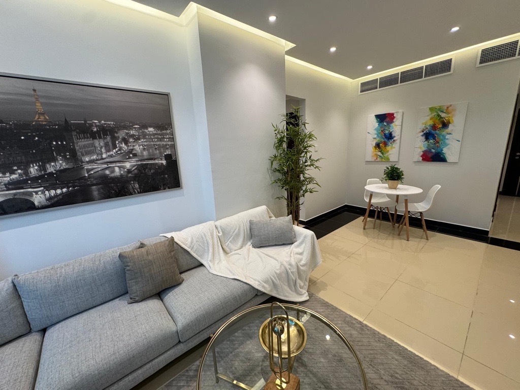 property 752 image 2