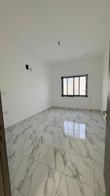 property 779 image 3