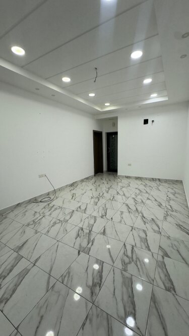 property 779 image 0