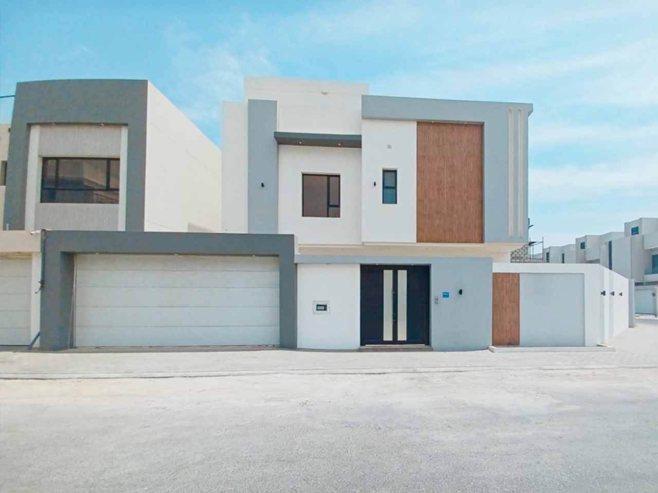 property 790 image 0