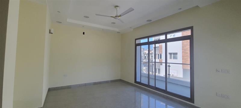 property 795 image 6