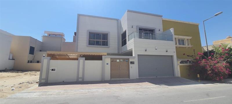 property 795 image 0
