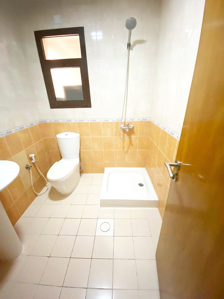 property 806 image 4