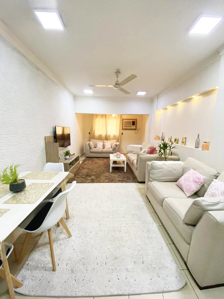 property 806 image 0