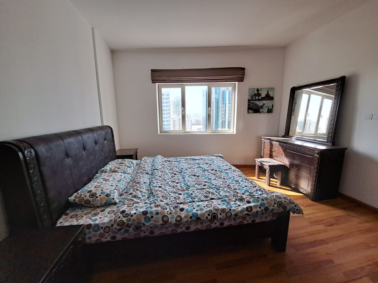 property 824 image 4