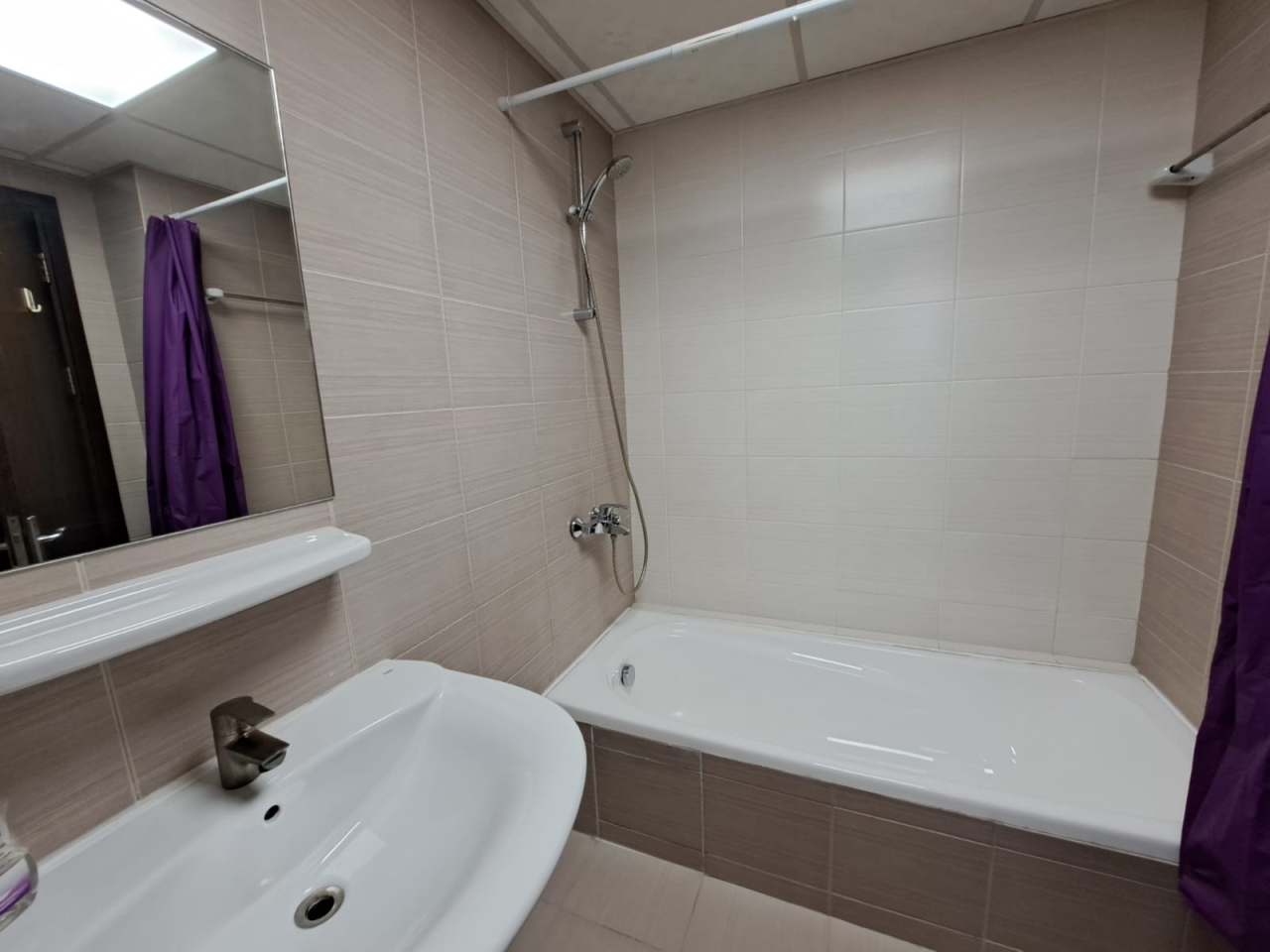 property 824 image 7