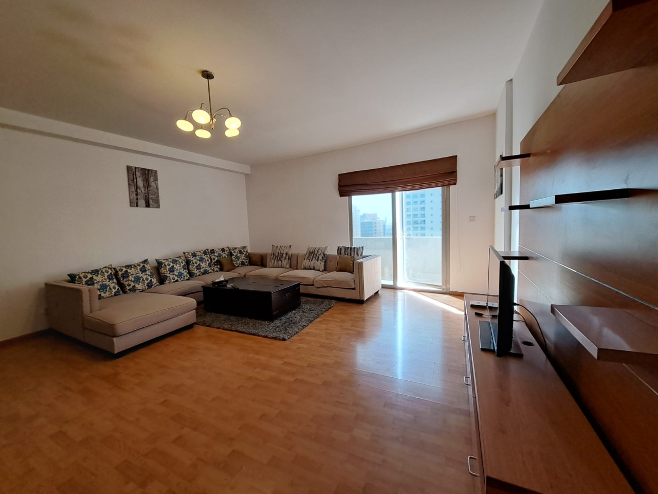 property 824 image 1