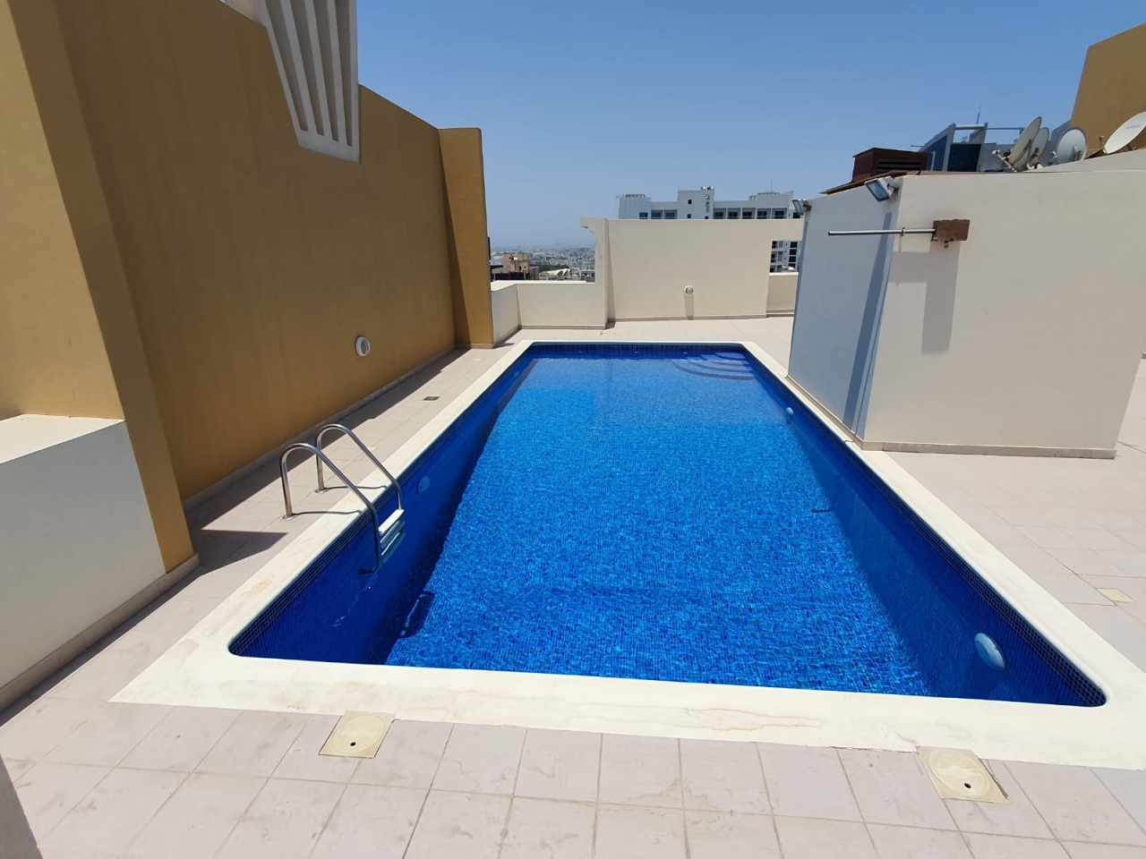 property 824 image 11