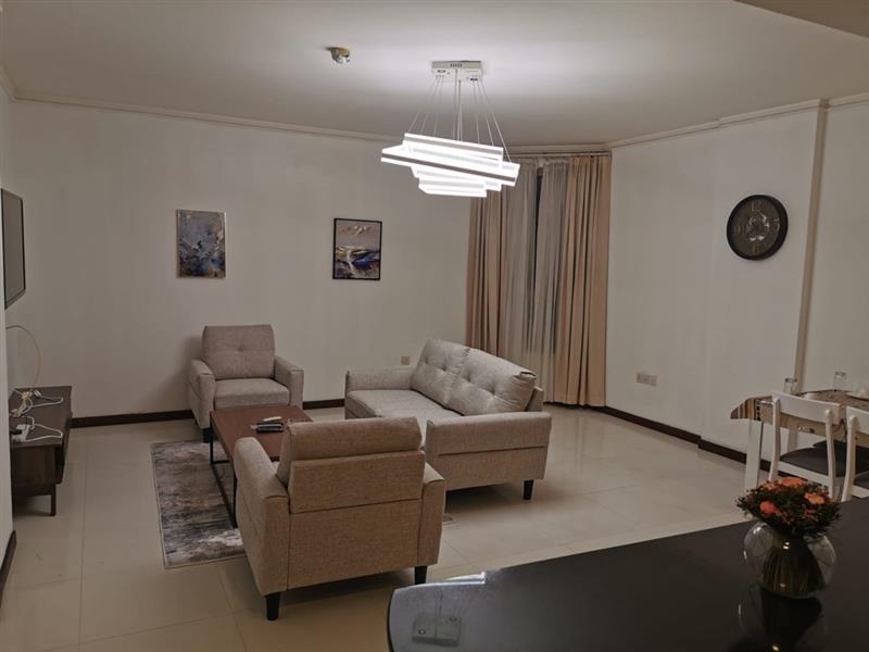 property 827 image 0