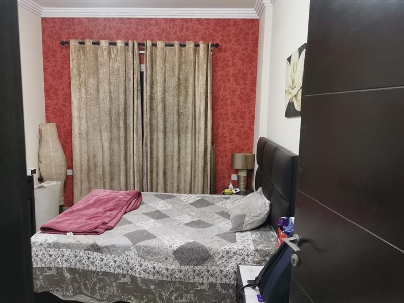 property 827 image 4