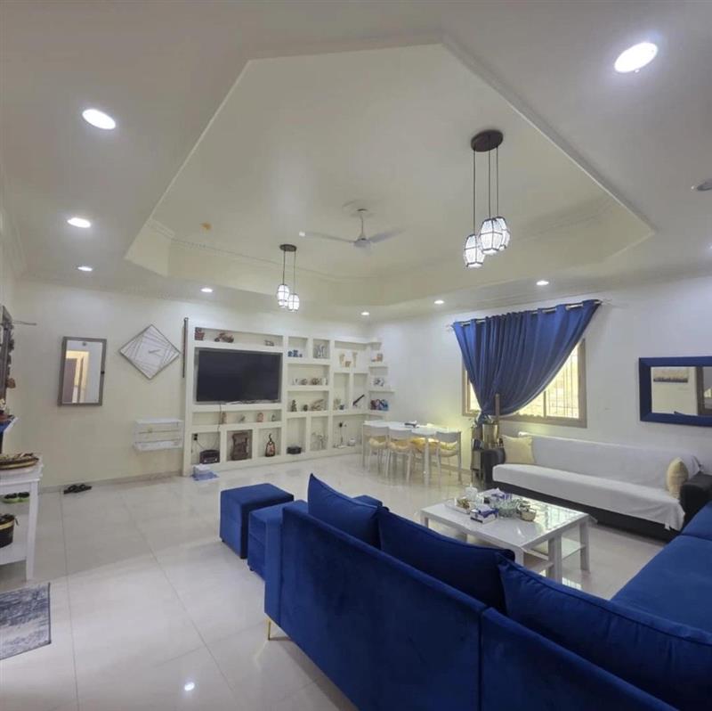 property 838 image 0