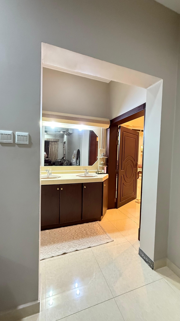 property 843 image 9