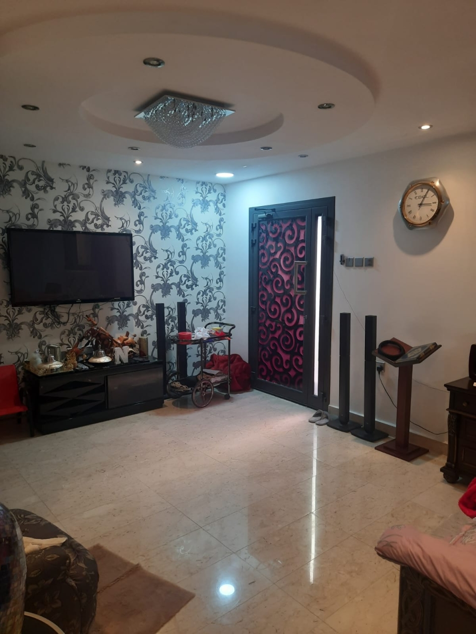 property 863 image 4