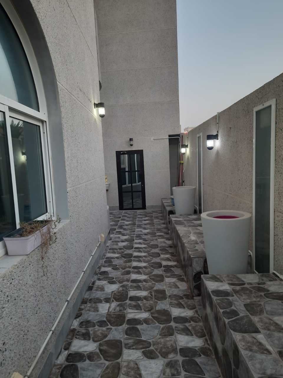 property 863 image 9