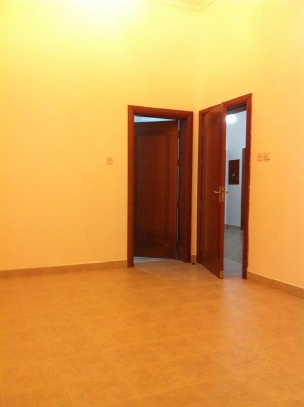 property 894 image 3