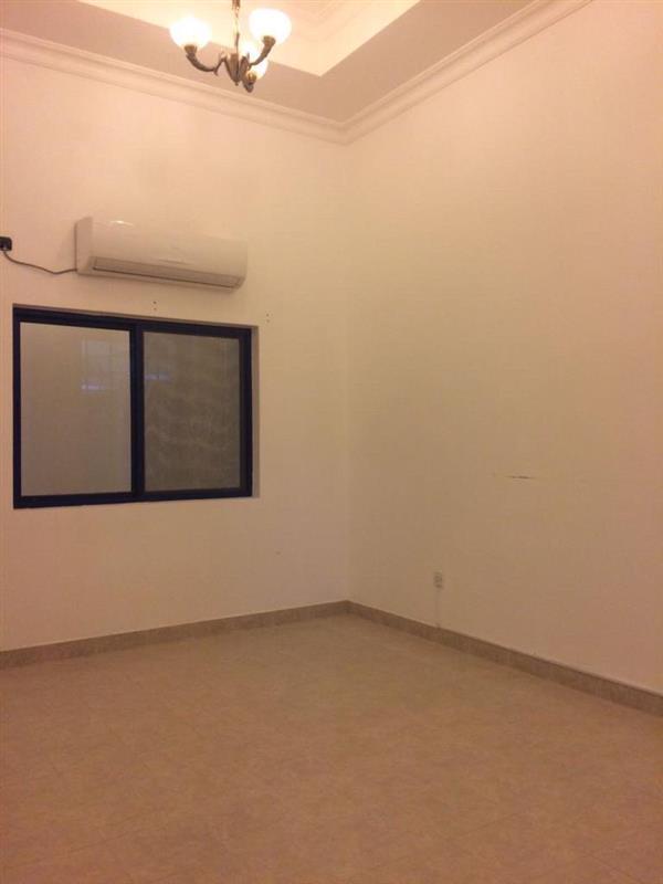 property 894 image 4