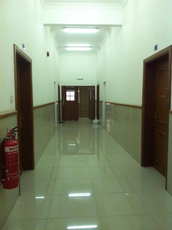 property 894 image 1