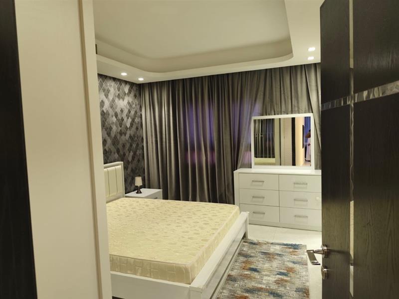 property 899 image 4