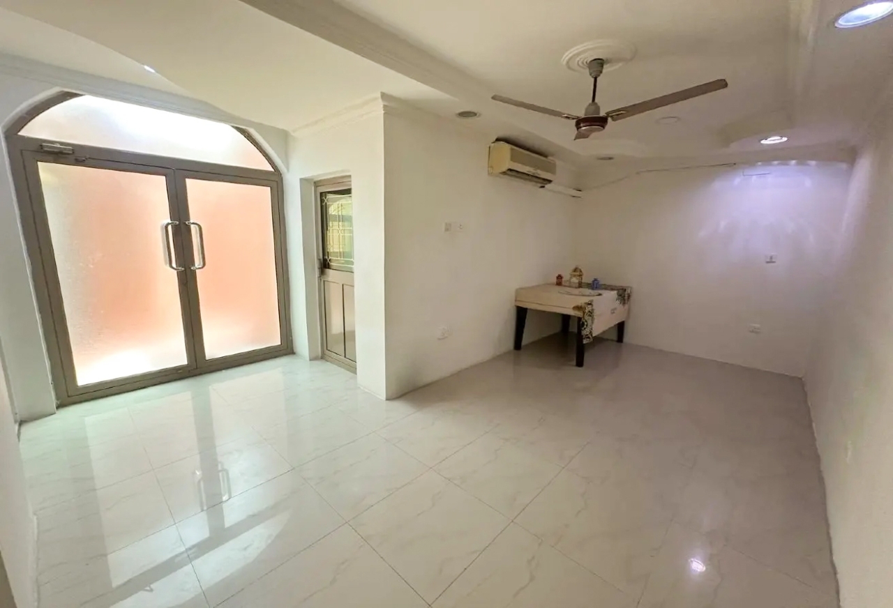 property 940 image 5