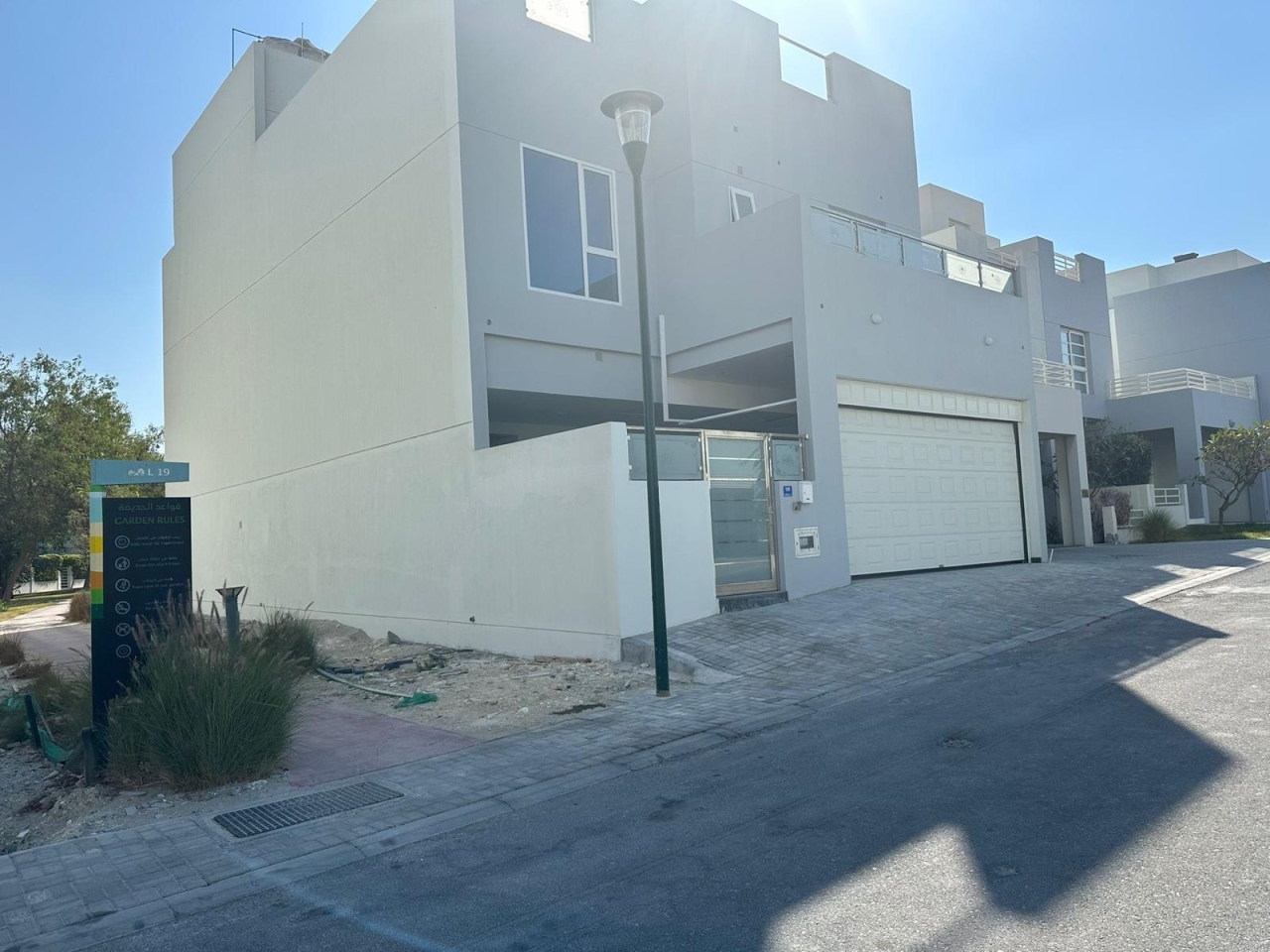 property 948 image 0